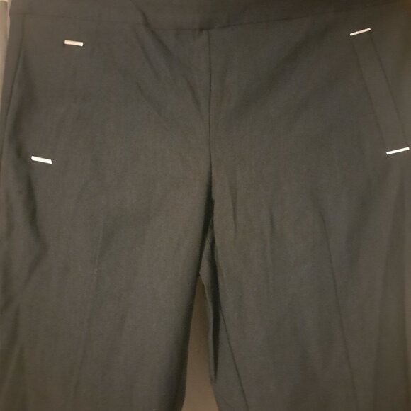 Le Chateau - Picture 2 of 2